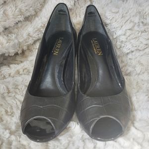 LAUREN Ralph Lauren Black Patent & Crocodile Embossed Peep Toe Pump Heels Size 7